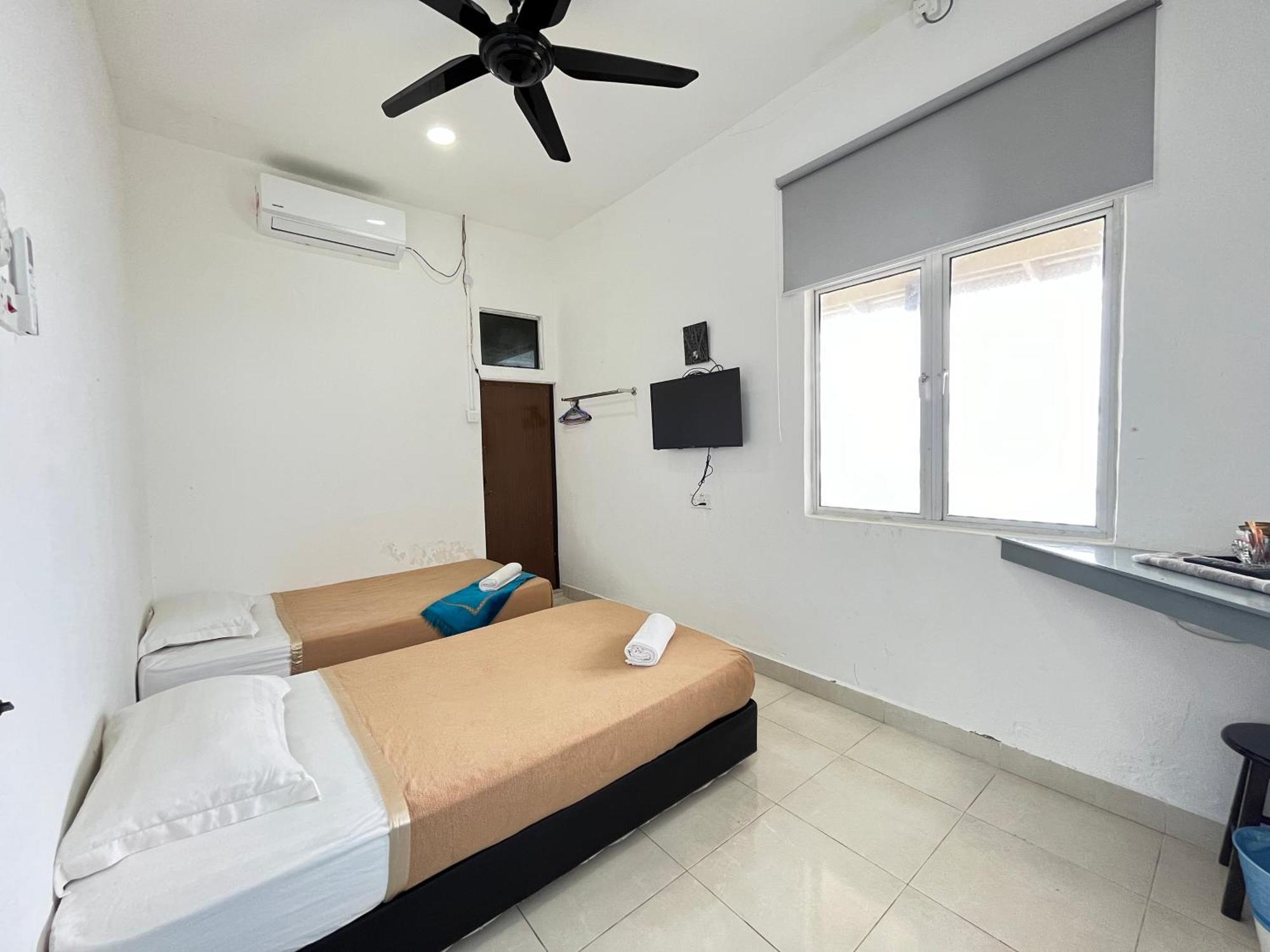 Ibai Beach Guesthouse Kuala Terengganu Exterior photo